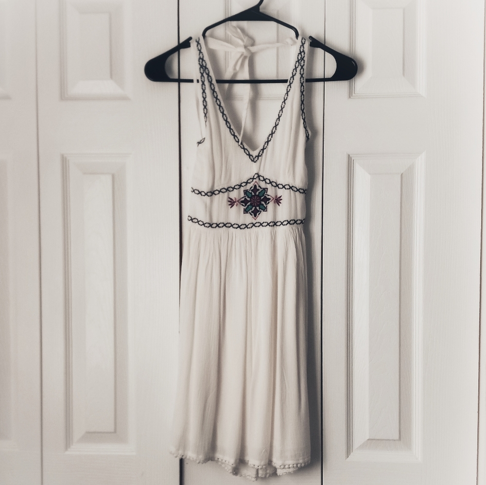 BNWT Hollister Embroidered Halter Dress